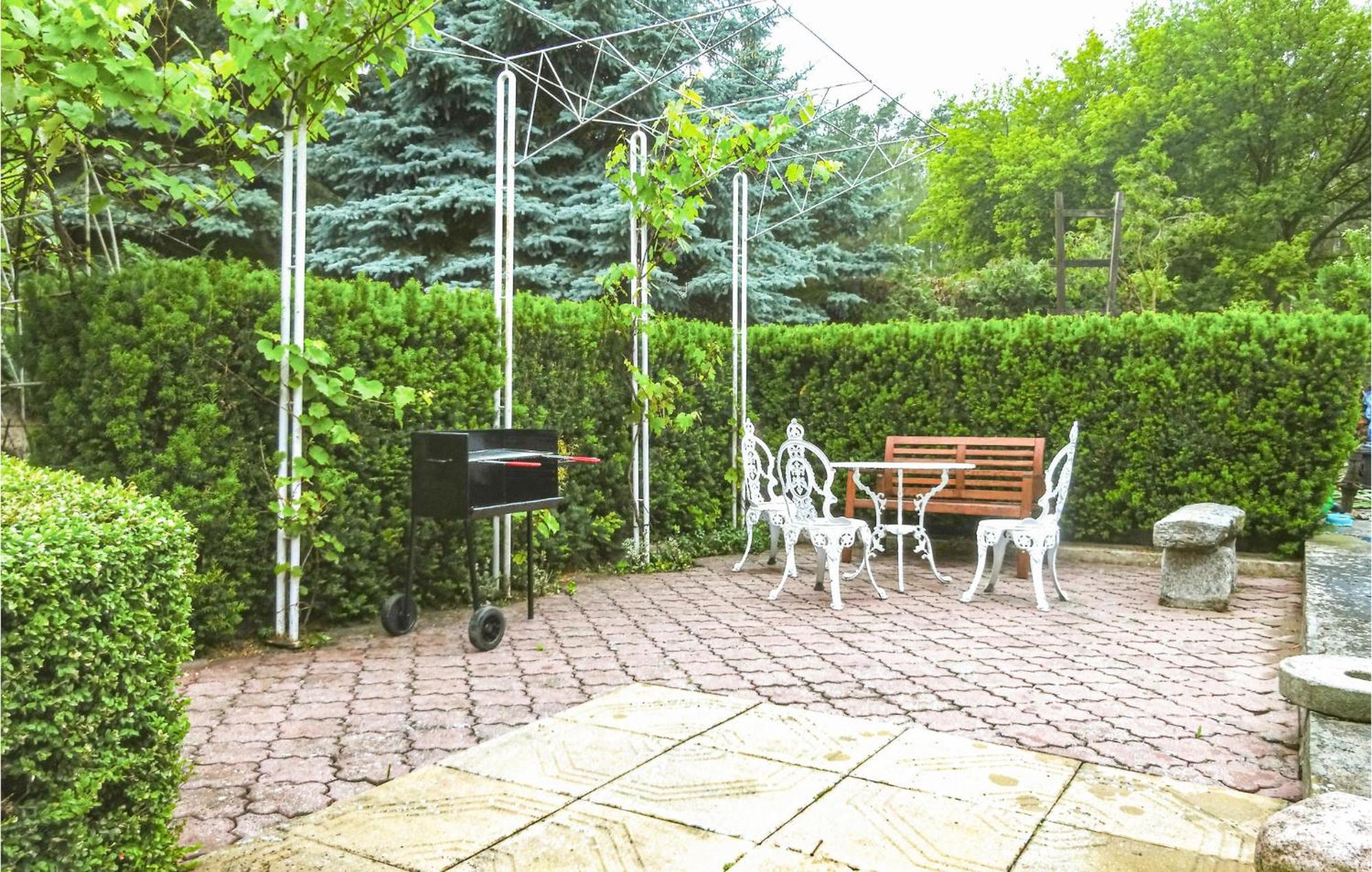 Awesome Home In Pleszew With Wifi Zawidowice Luaran gambar